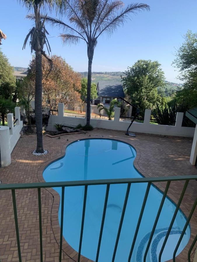 Safari Deluxe Rooms - Elegant Rooms With Access To Beautiful Garden & Pool Roodepoort Exterior photo